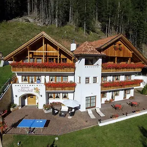 apartments-mirabell.hotelinveneto.com/